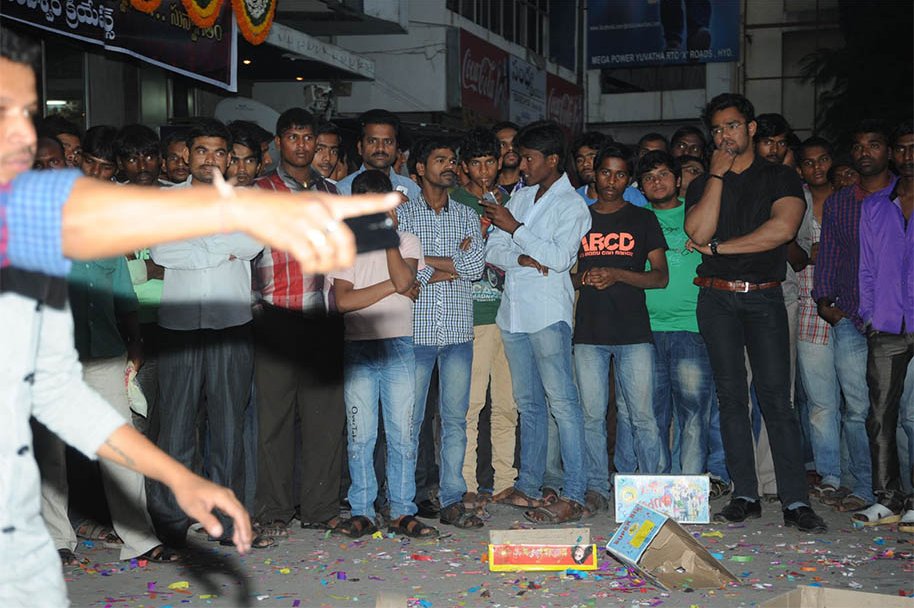 Yevadu-Trailer-Launch-at-Sandhya-70MM
